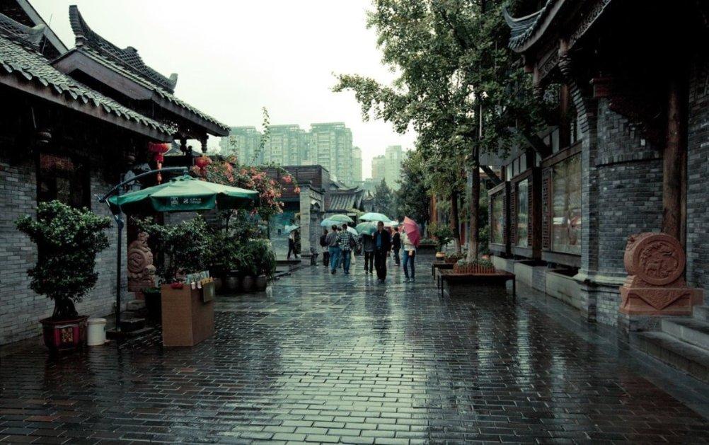我楼下一个男人经常见我娃怎么办？游戏画面